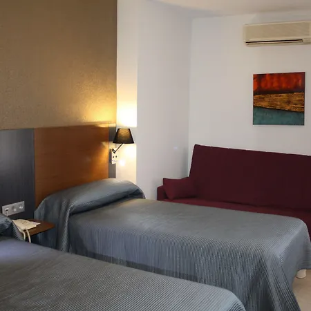 雷吉奥加的斯酒店 3*